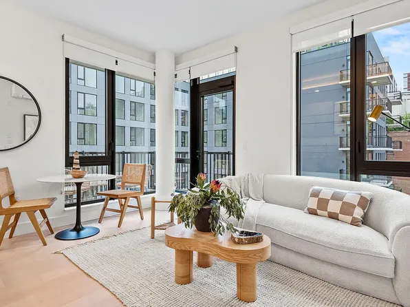 218 Front St, Brooklyn, NY