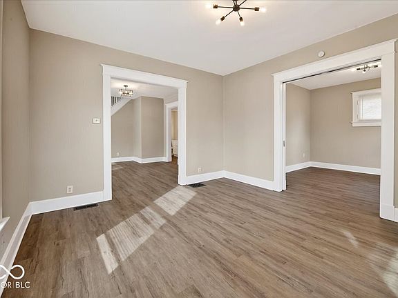 2nd image of 1820 Singleton St