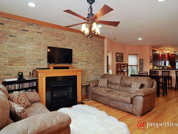 Living Room / Dining Room