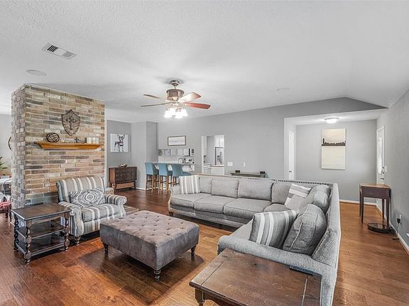 4th image of 8642 Plum Lake Dr