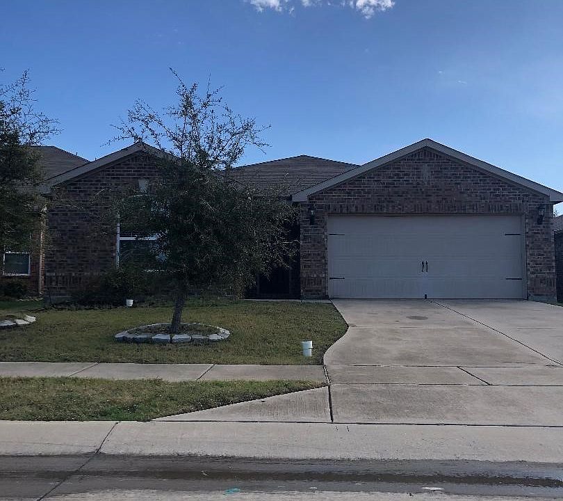 1st image of 303 Soap Tree Dr