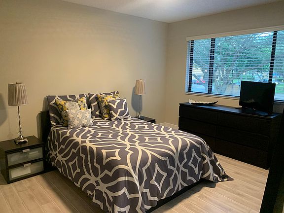 4th image of 15575 Miami Lakeway N APT 204