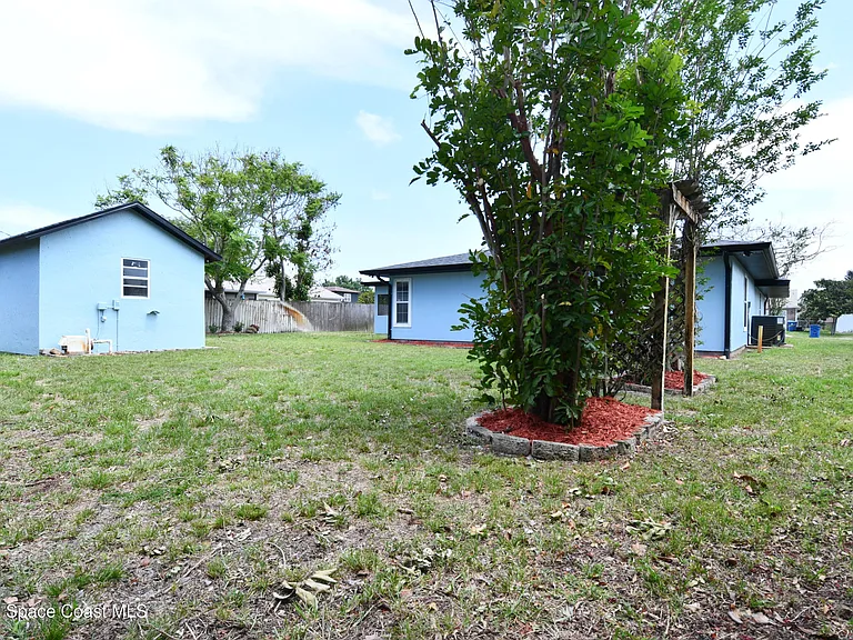 2185 Acacia St NE — Photo 35