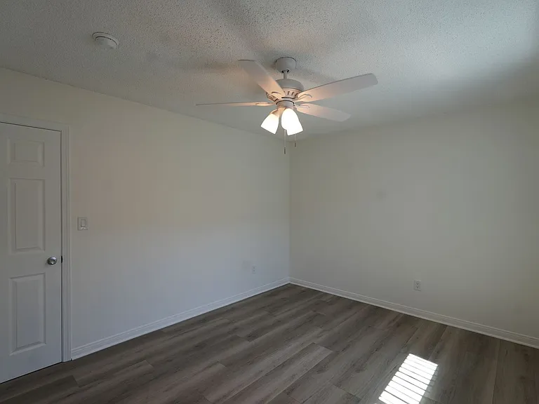 5157-5205 1/2 Santa Ana St — Photo 24