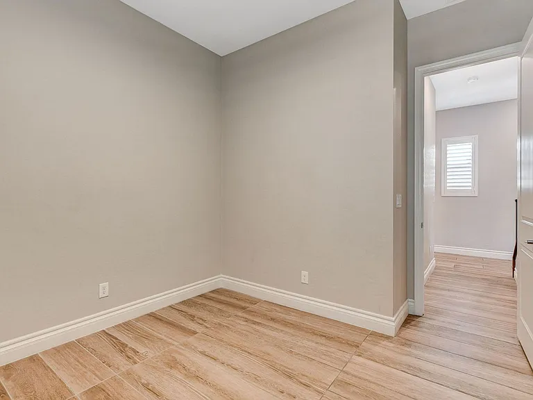 4124 Elegant Chateau St — Photo 7