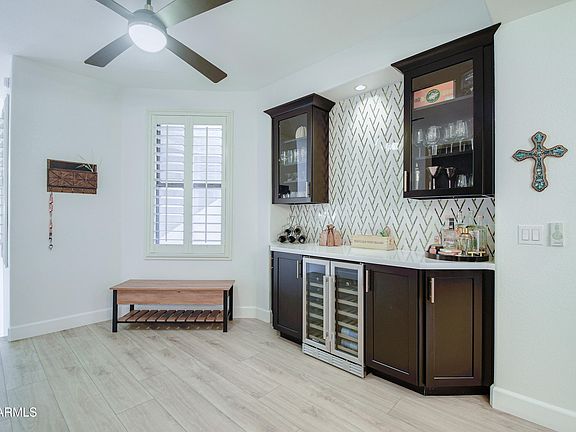 4th image of 15221 N CLUBGATE Drive #2023