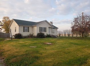 872 W Broadway St, Du Bois, IL 62831
