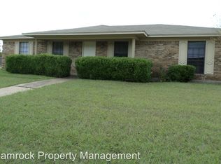 301 Crockett Ln, Hewitt, TX 76643