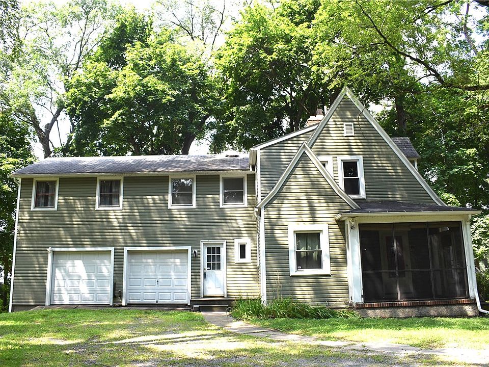 1st image of 858 Ridge Rd