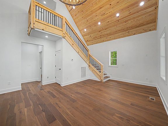 5th image of 411 Slate Rock Dr