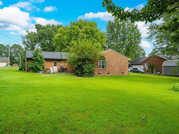 5th image of 3765 Locust Hill Dr E