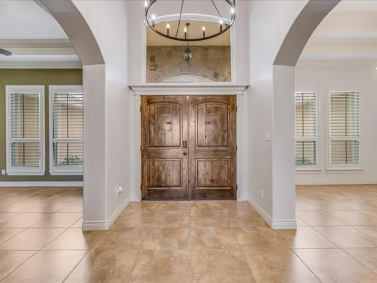 6241 Lago Vista Dr — Photo 4