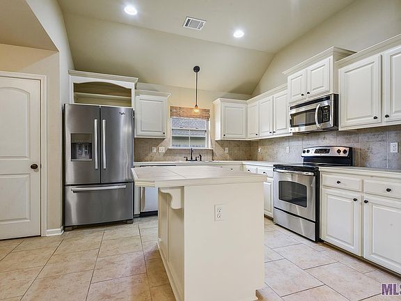 3rd image of 15001 Cross Gate Dr