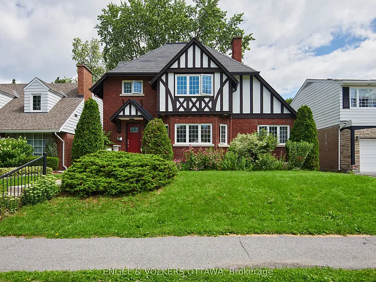 469 Island Park Dr — Photo 1