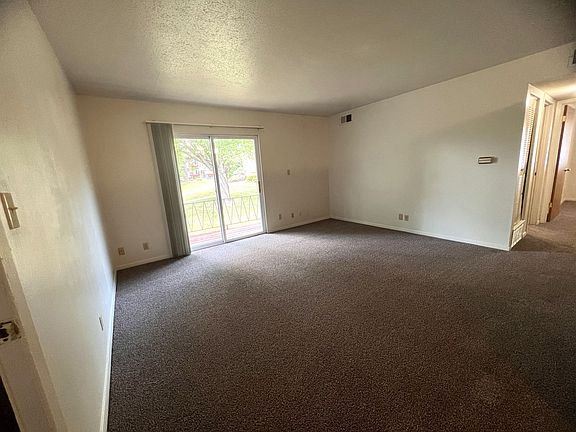 3rd image of 3121 University Dr #H4