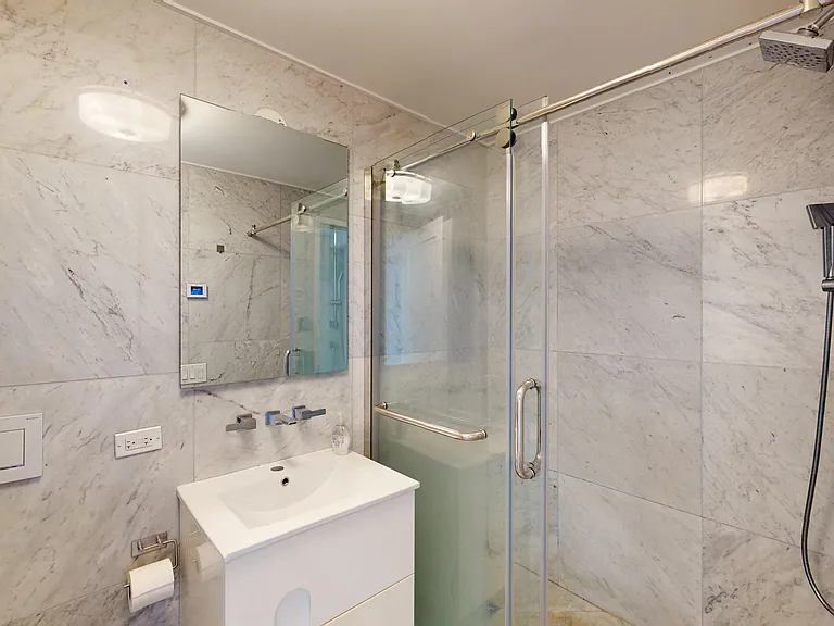 237 E 34th St #1606 — Photo 14