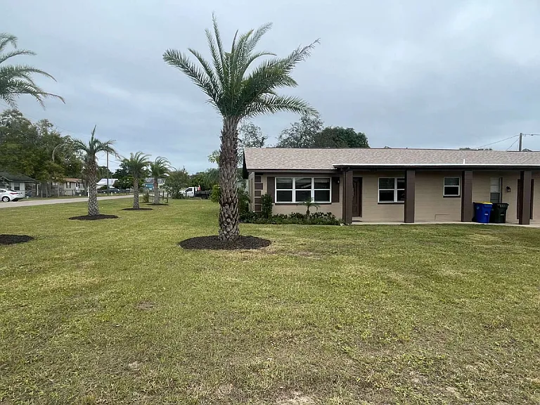 400 S Pine Ave — Photo 11