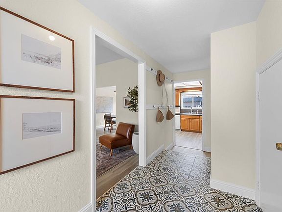 4th image of 412 Woodhaven Drive