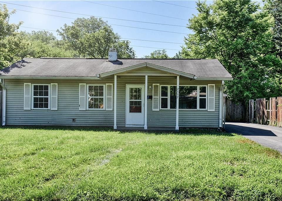 1st image of 2557 Eagledale Dr