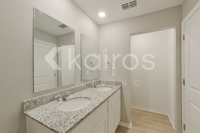 8833 N Vienna Dr — Photo 18