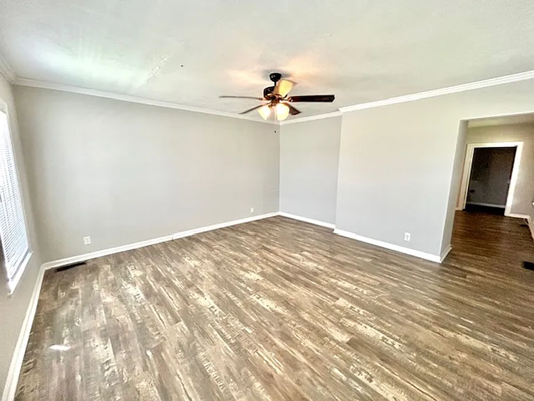 3512 Triana Blvd SW — Photo 2