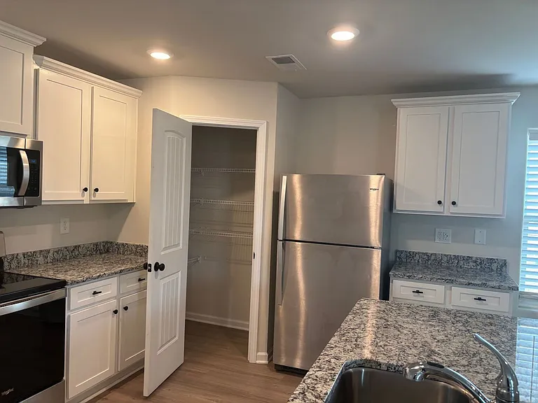 329 Aniston Ln — Photo 6