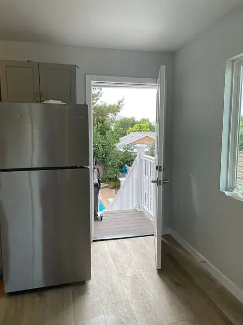 1 bed, 1.0 bath, 660 sqft, $2,575 — Photo 2