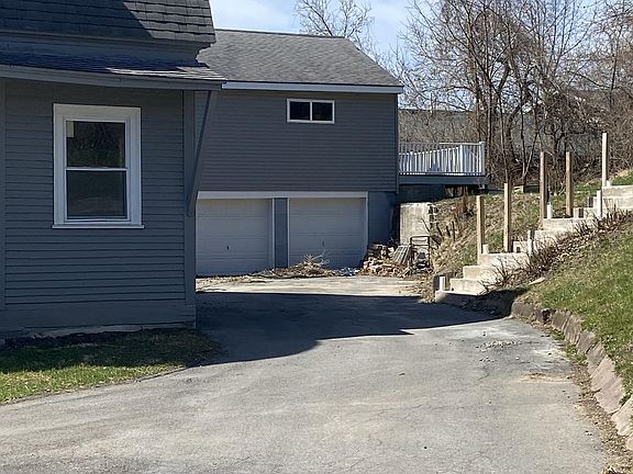 4th image of 2000 W Genesee St #1