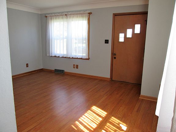 4th image of 440 Sylvandale Ave