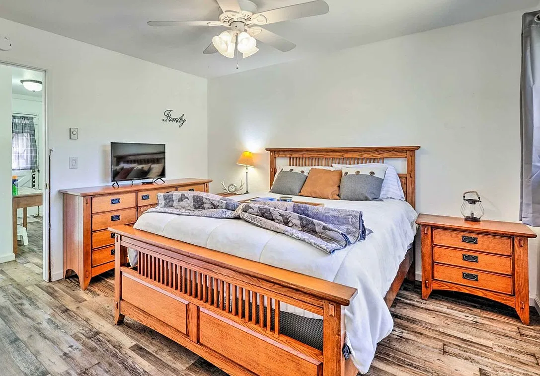 4 bed, 1400 sqft, $2,500 — Photo 4