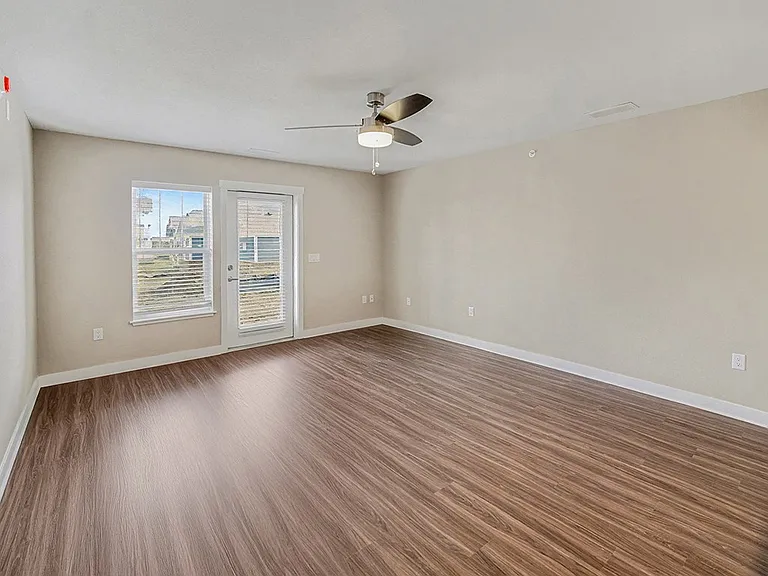 The Grove Apartment Homes — Photo 30