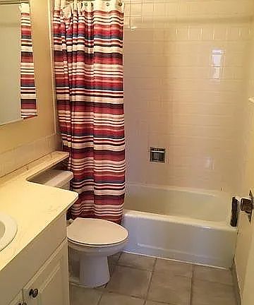 5th image of 6171 N Sheridan Rd APT 1901