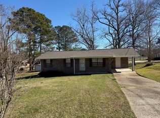 201 N Court St, Ellisville, MS 39437