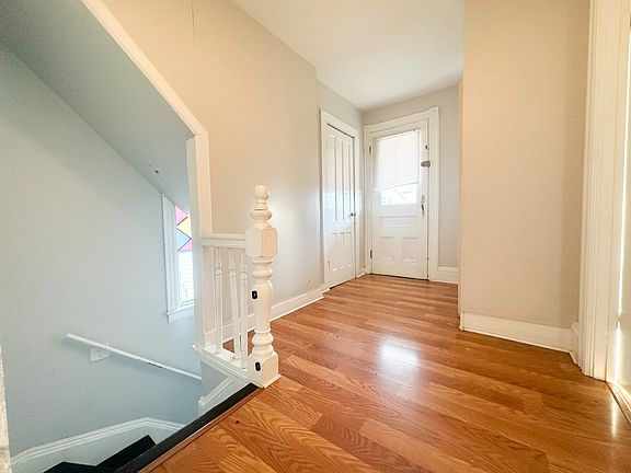 5th image of 840-842 Beechwood Ave #2