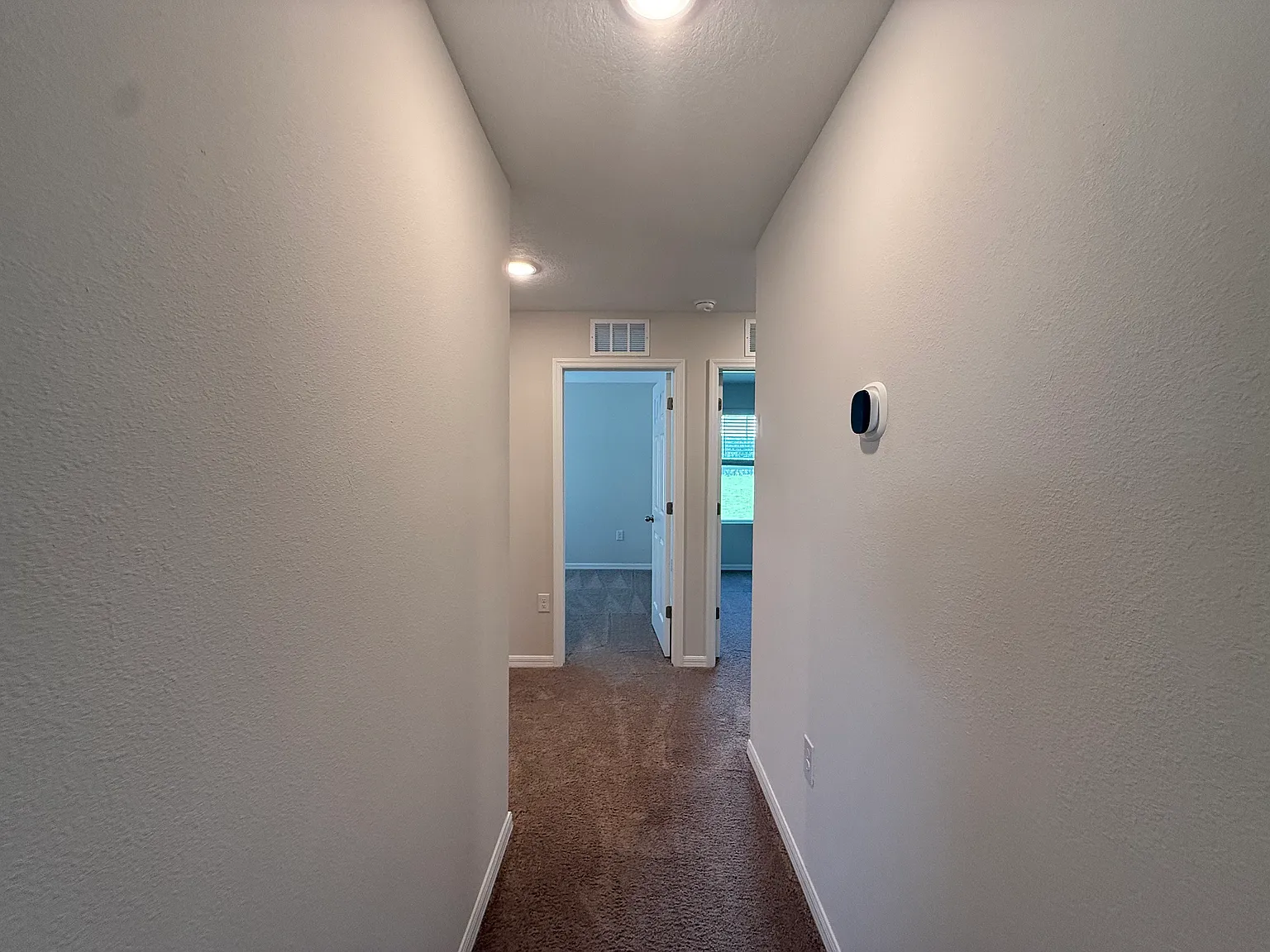 4 bed, 2.5 bath, 2039 sqft, $2,499 — Photo 3