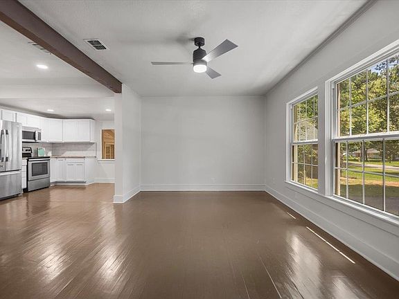 5th image of 1303 E Lantrip St