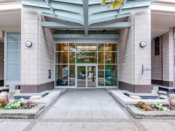 2968 Glen Dr #2707, Coquitlam, BC V3B 0C4
