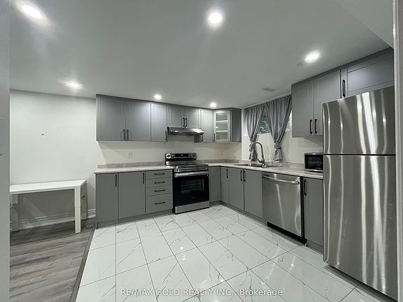 3rd image of 30 Moynes Ave