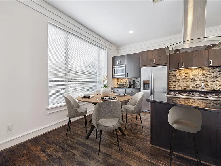 1012 Stanford St — Photo 15