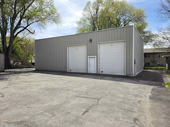 2nd image of 3991 Hawthorne Rd