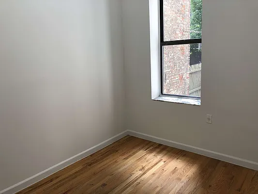 Rented by GreenVill Real Estate LLC | media 25