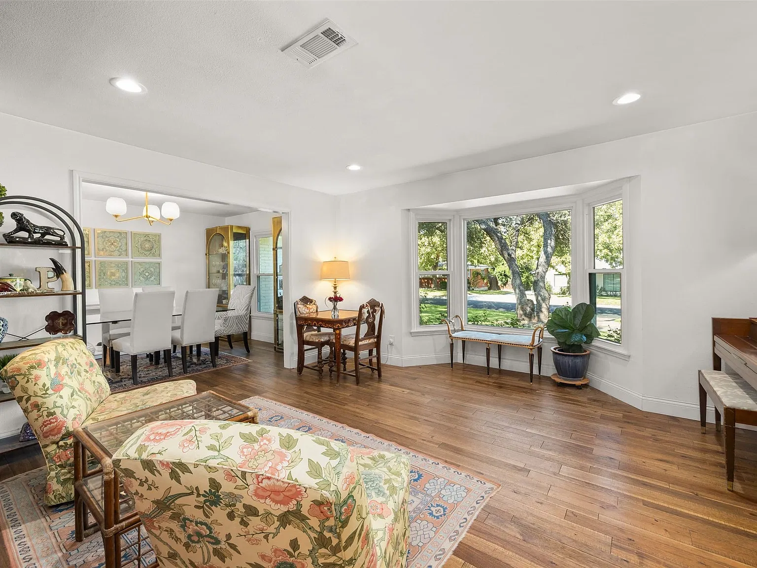 4 bed, 3.0 bath, 3380 sqft, $6,500 — Photo 4