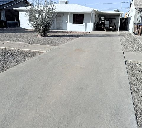 3rd image of 720 W Roosevelt Ave