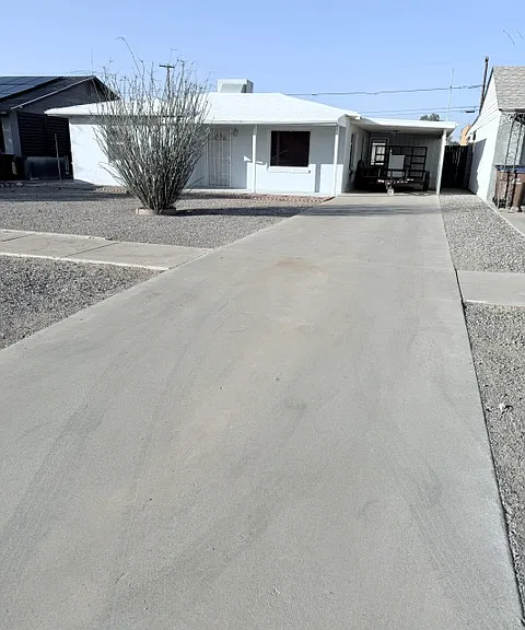 720 W Roosevelt Ave — Photo 3