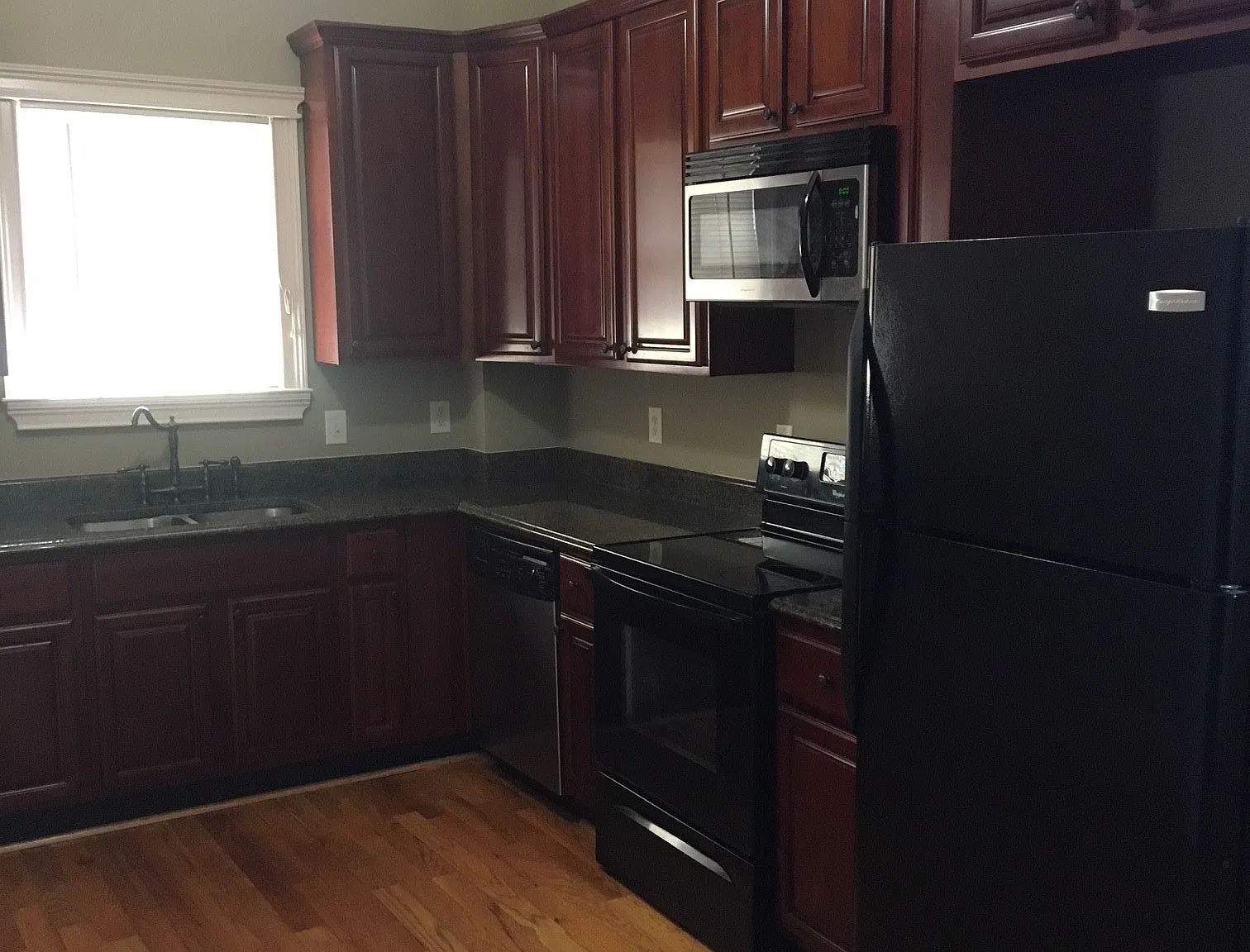 685 Penn Ave NE — Photo 3