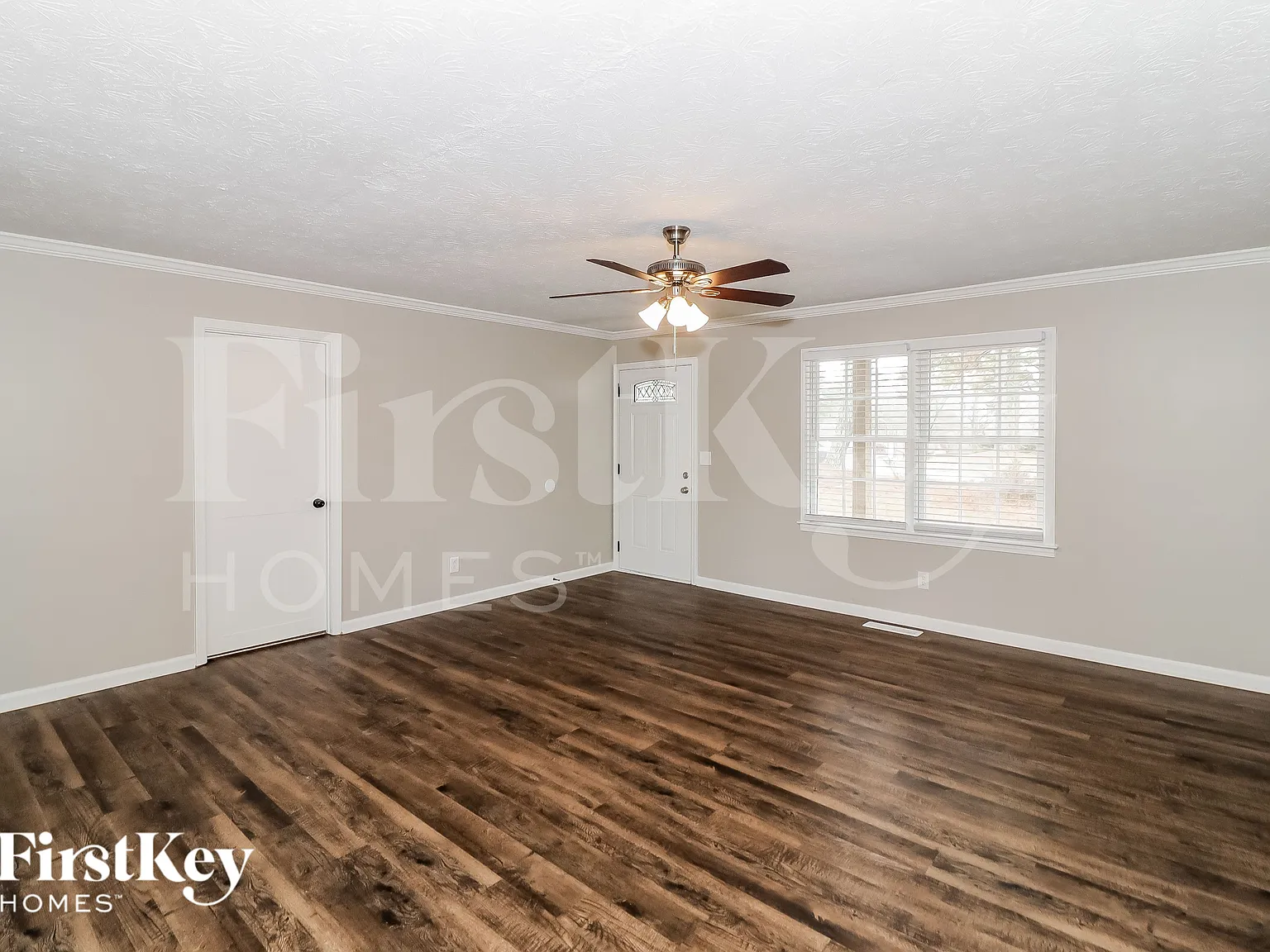 3 bed, 2.0 bath, 1719 sqft, $2,070 — Photo 3