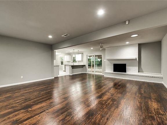 3rd image of 1805 Lexington Pl