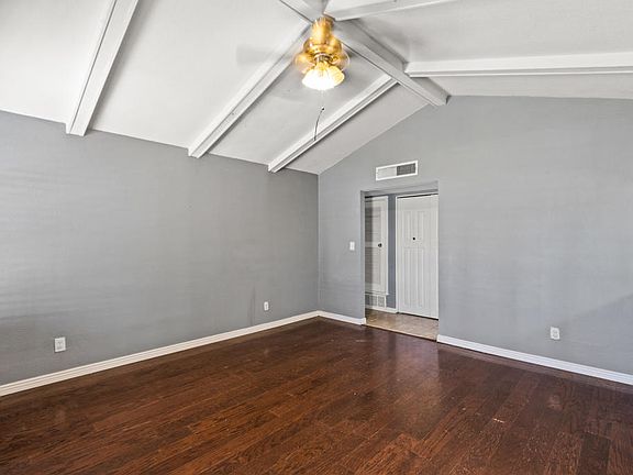 4th image of 10537 Springwood Dr