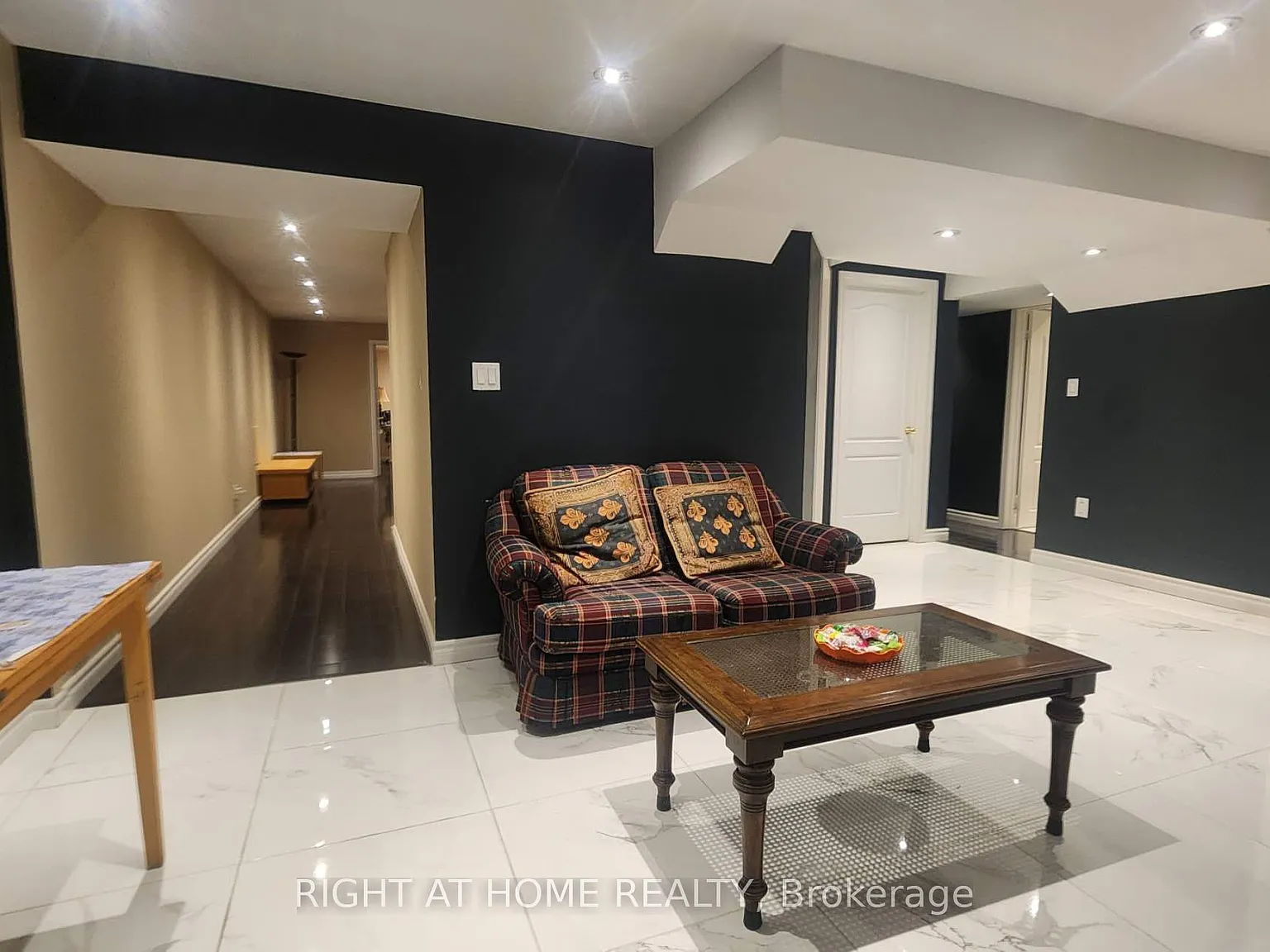 3 bed, $1,950 — Photo 2