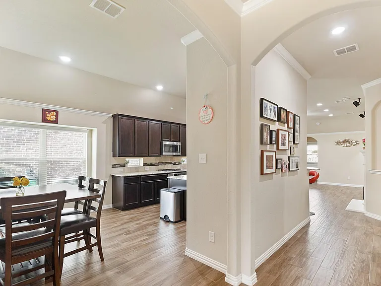 16609 Lincoln Park Ln — Photo 7